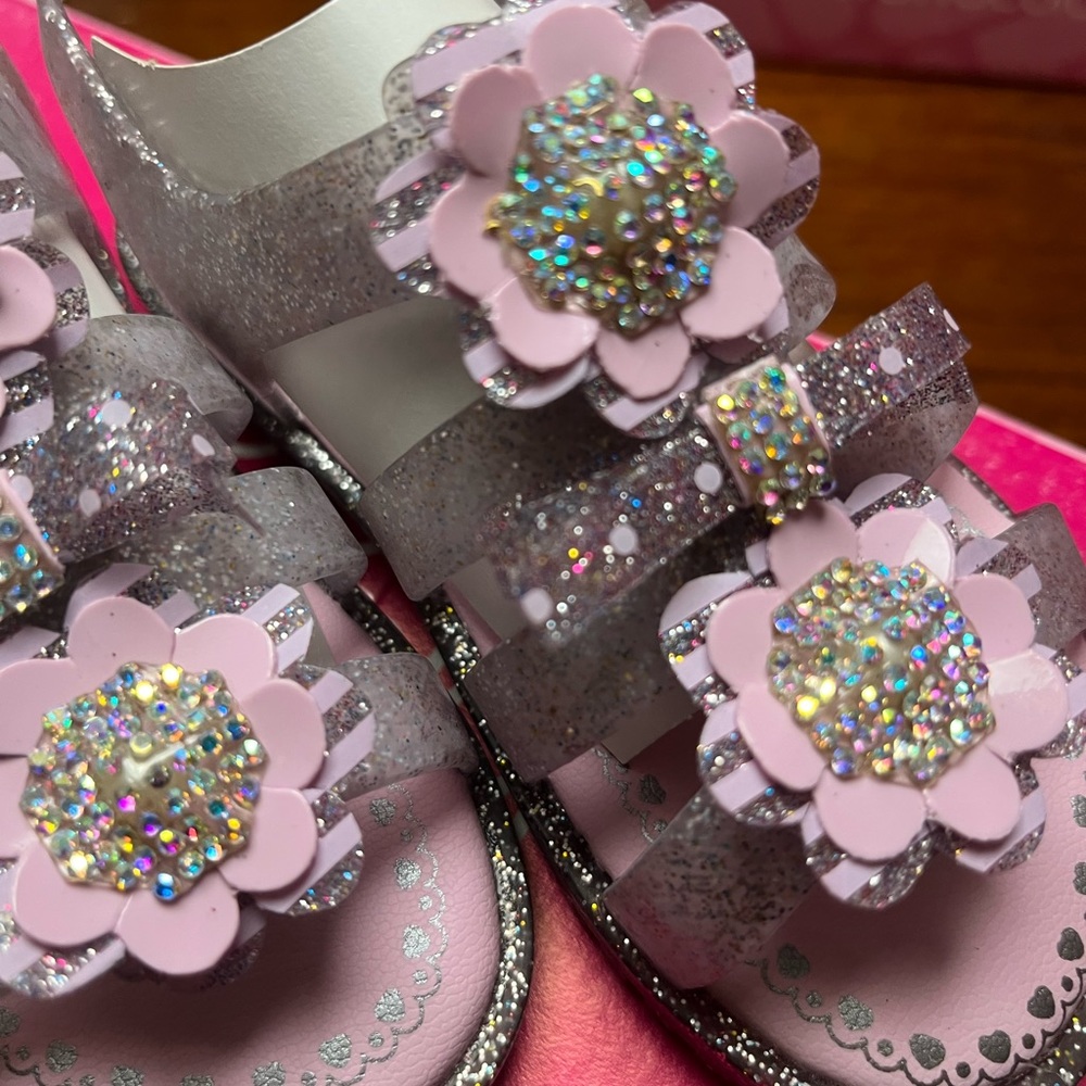New Worldcolors Sandals, Size 5.5 & 6.5, Silver and Pink.
